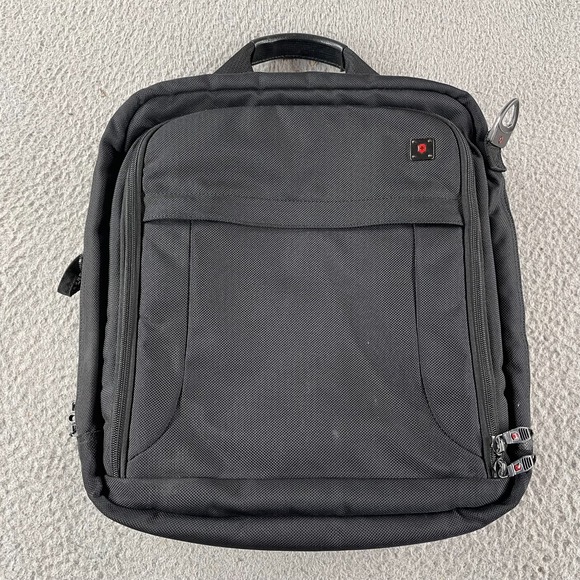 Victorinox Black Laptop Bag/Briefcase w/Multiple Pockets fits 16